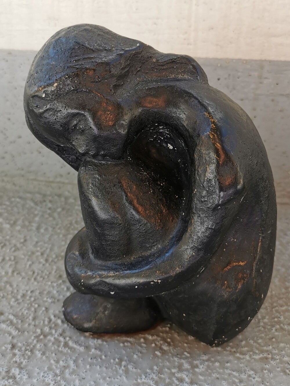 Vintage 1970 Austin Productions Seated Girl Sculpture – Mid Century Art